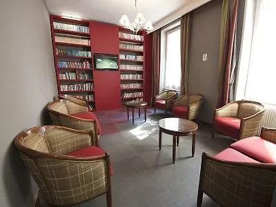 Elisabeth Gare Sncf 2*