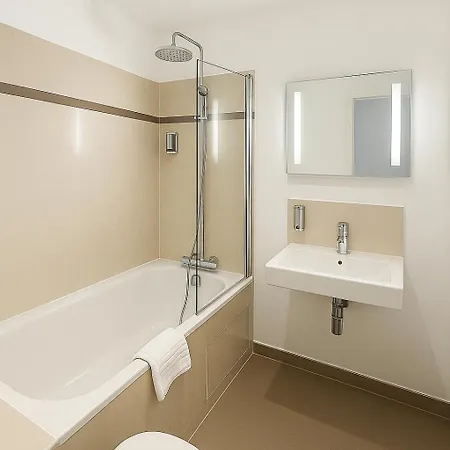 Elisabeth Gare Sncf 2*