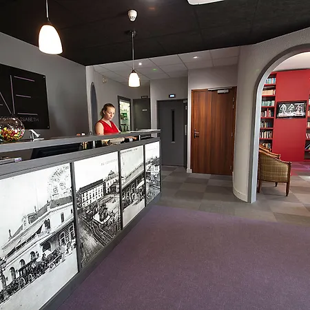 Elisabeth Gare Sncf 2*