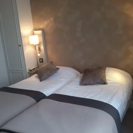 Elisabeth Gare Sncf 2*