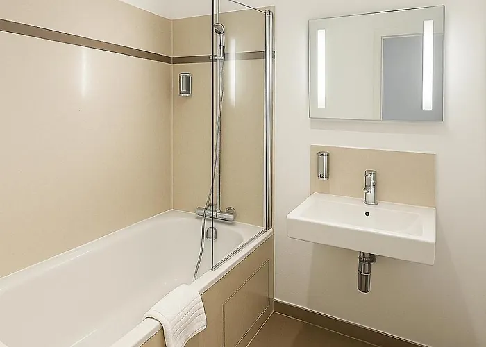 Elisabeth Gare Sncf 2*