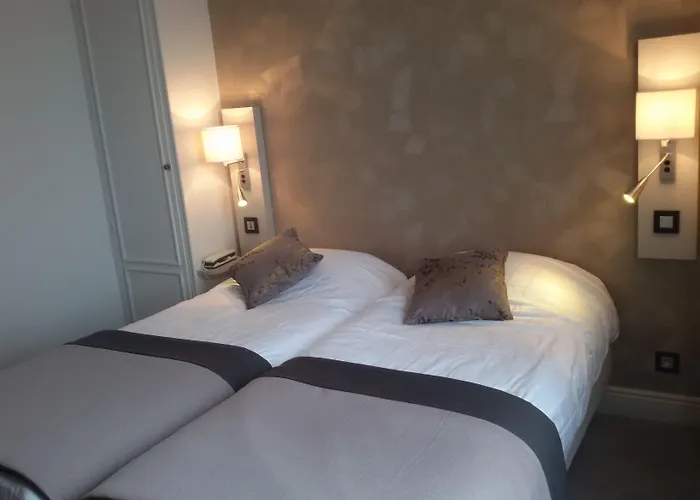 Elisabeth Gare Sncf 2*